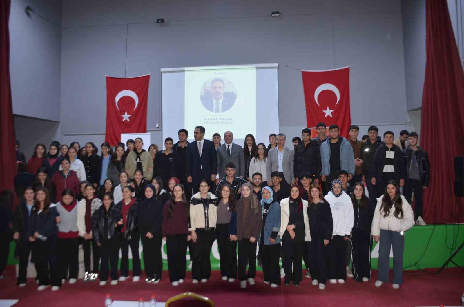 Bulanık’tan MSB’ye uzanan başarı hikâyesi: Daire Başkanı Hakan Yaşar öğrencilerle buluştu