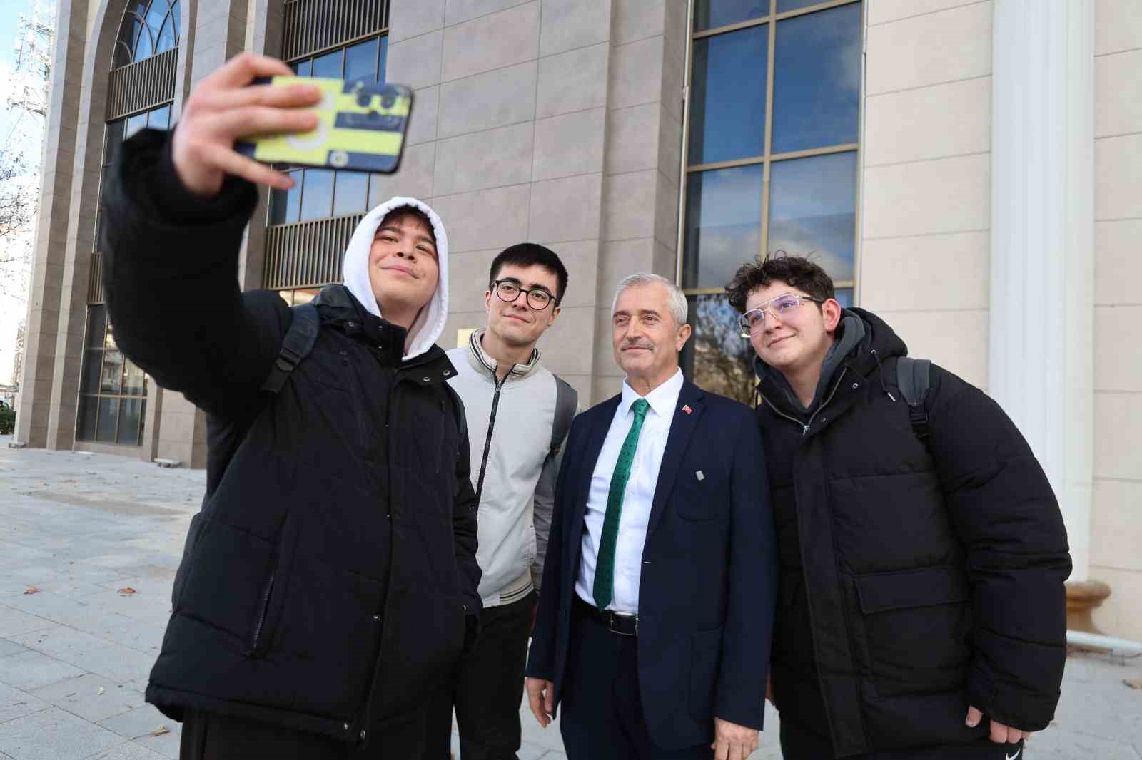 Şahinbey Millet Kütüphanesi gençlerin geleceğine ışık tutuyor