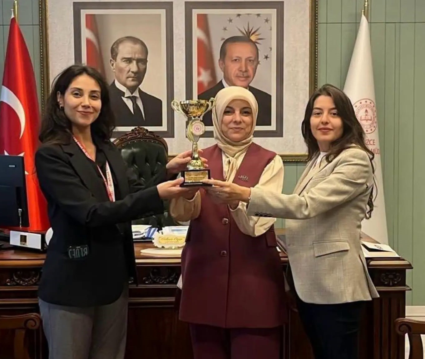 Düzce Valiliği Kadın Masa Tenisi Takımı il birincisi oldu